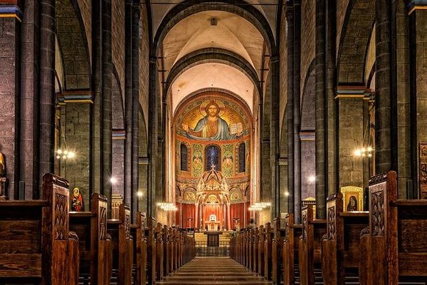 Les démarches administratives pour un baptême religieux